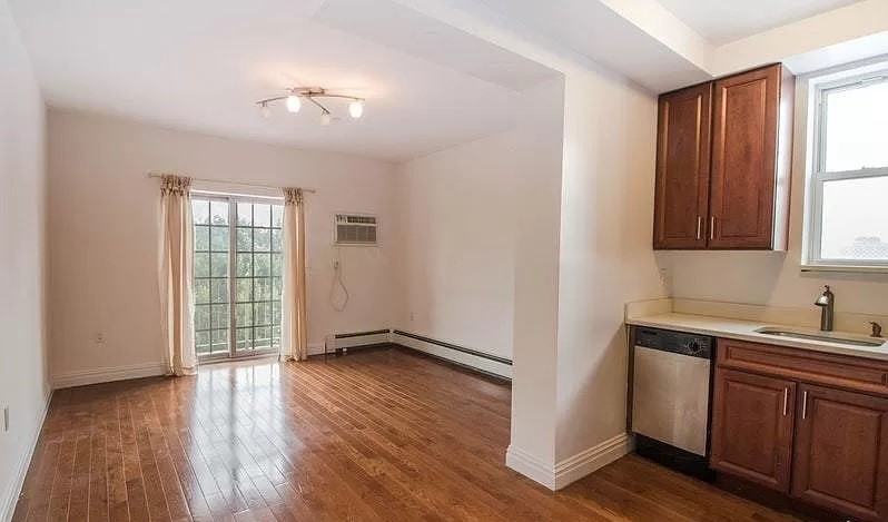 2525 Newtown Ave #6D - Photo 2 of 6