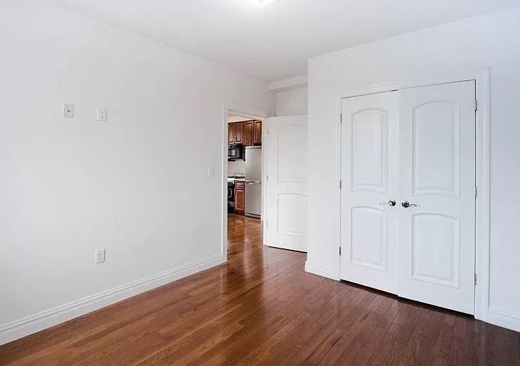 2525 Newtown Ave #6D - Photo 4 of 6