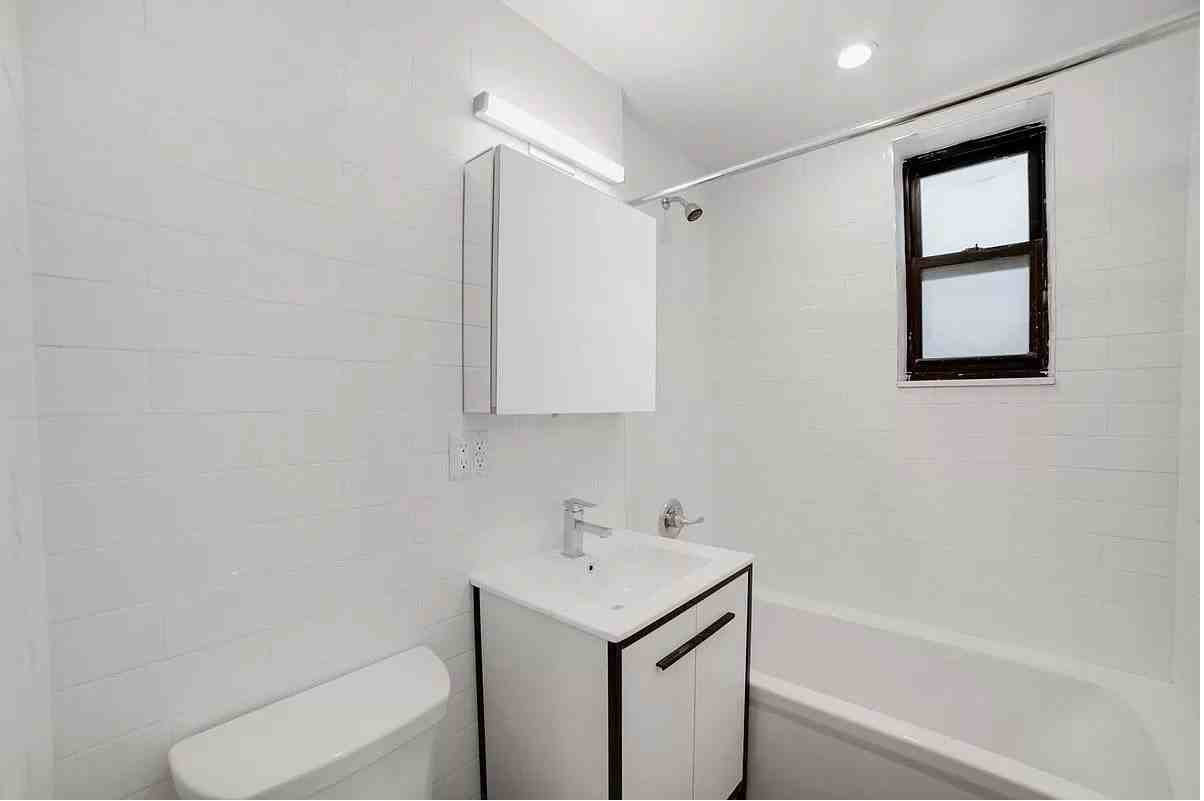 69 Bennett Ave #202 - Photo 7 of 7