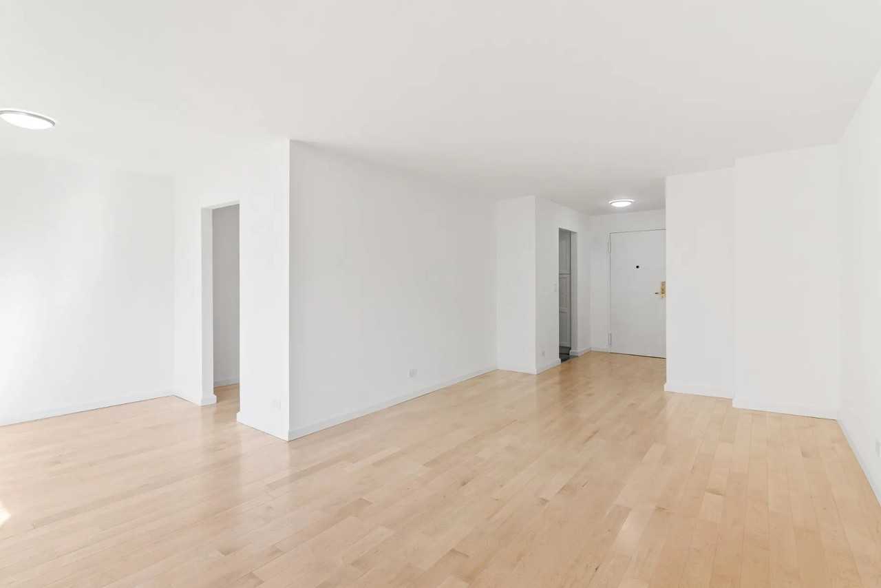 372 Central Park W #5E - Photo 3 of 7