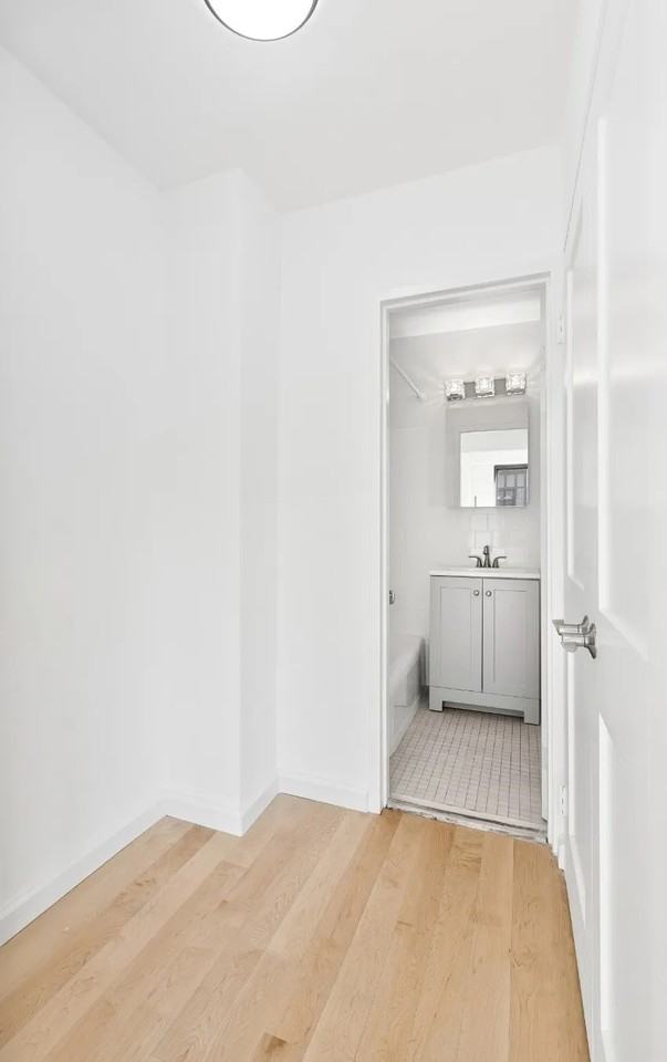 372 Central Park W #5E - Photo 6 of 7