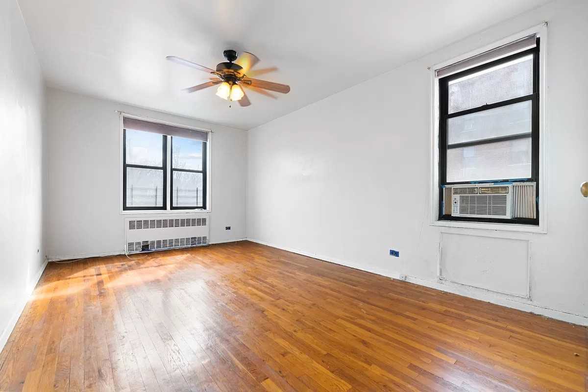 2550 Independence Ave #5C - Photo 3 of 5