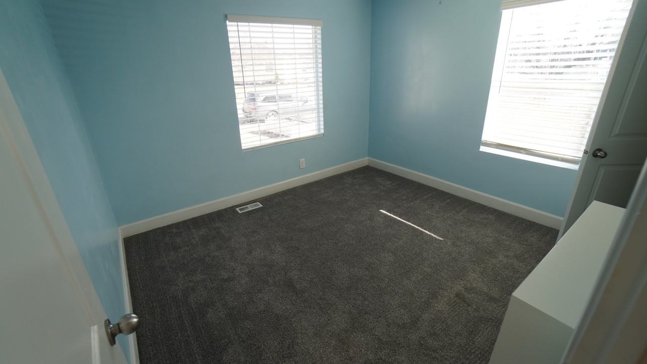 165 E Lakeview Dr - Photo 5 of 29