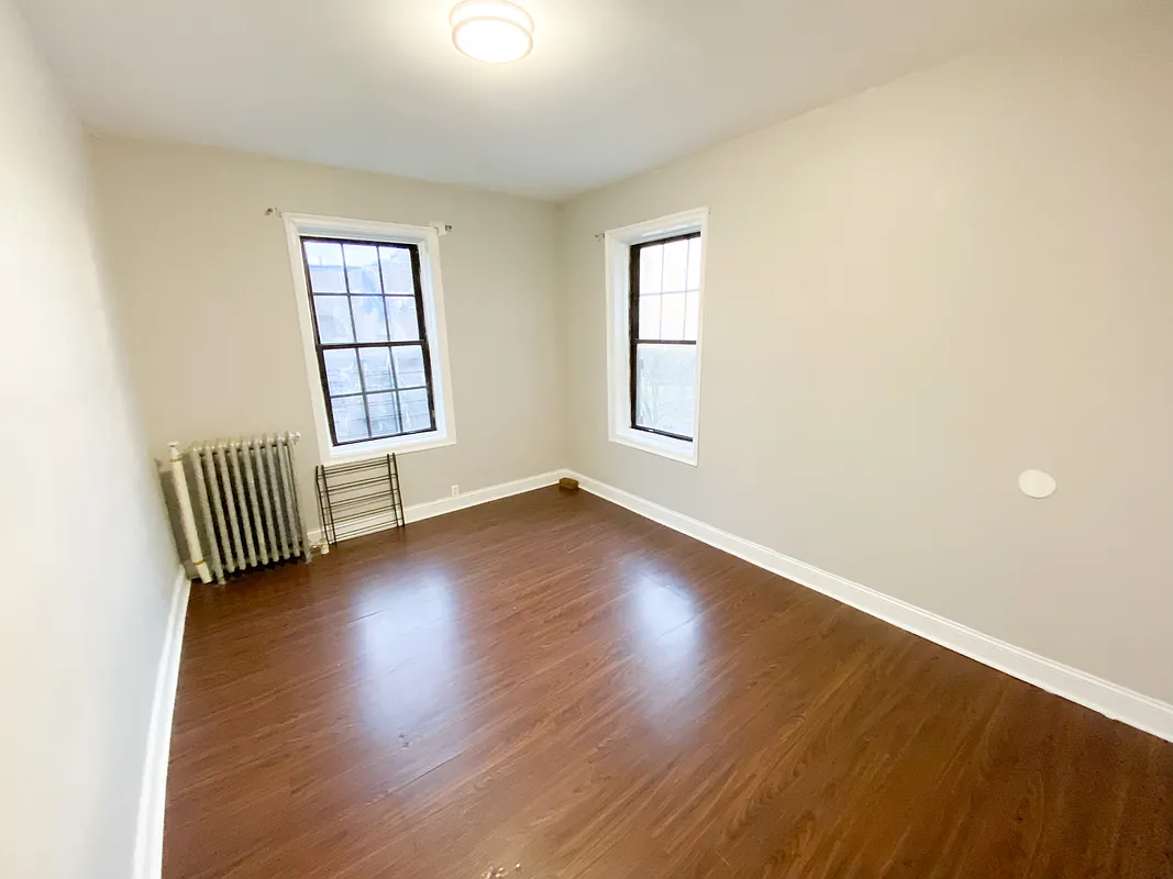 2800 Bronx Park E #PPP - Photo 3 of 4