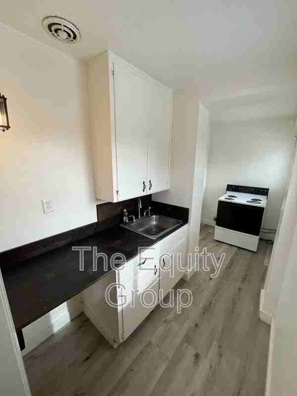 421 W Westfield Ave - Photo 3 of 4