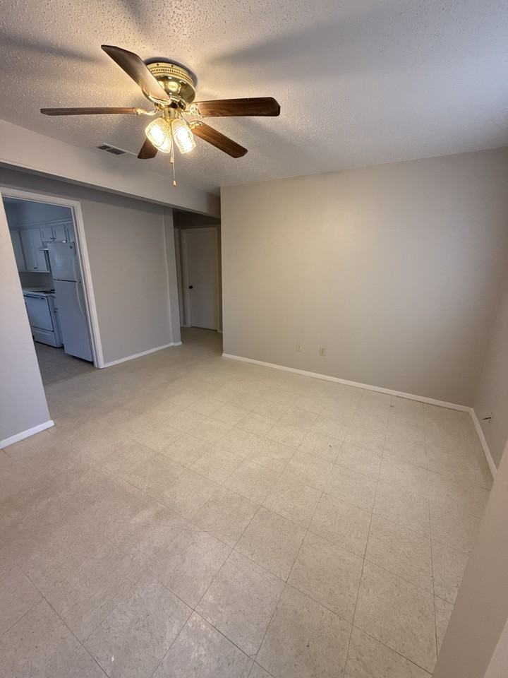 1600 West Lane - Photo 2 of 17