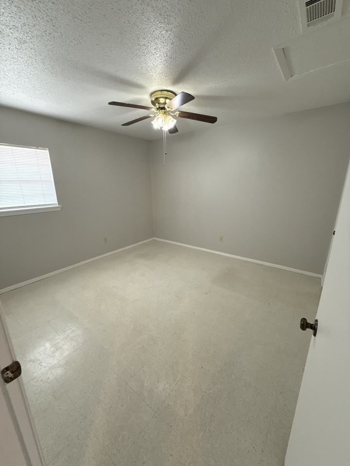 1600 West Lane - Photo 6 of 17