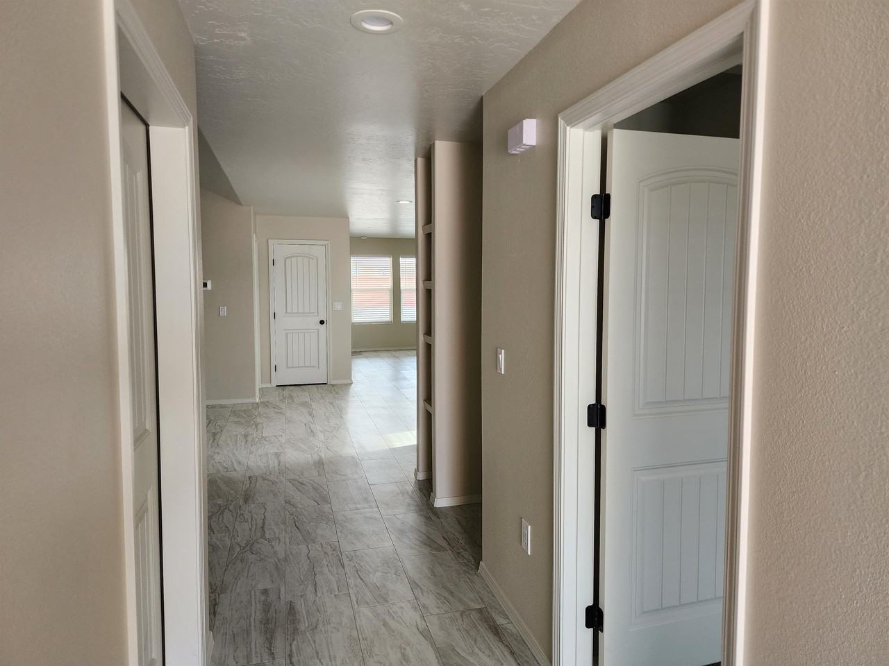 904 West Jaffa Street - Photo 2 of 19