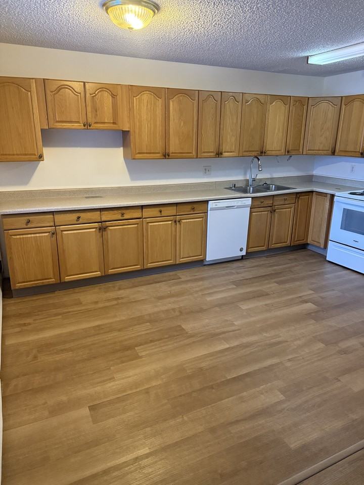 100 B Street - Photo 2 of 15