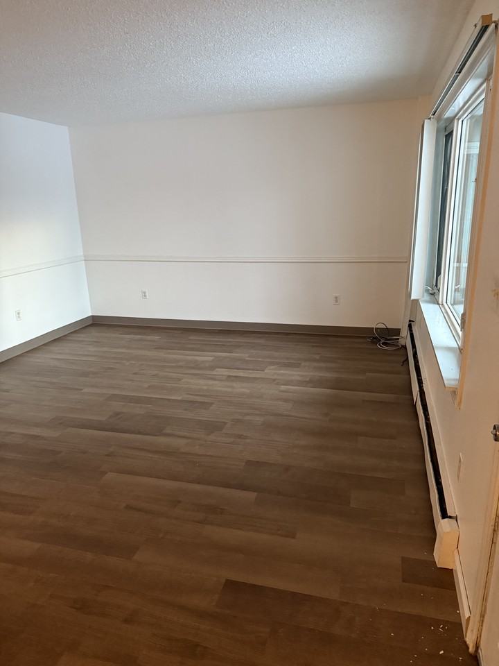 100 B Street - Photo 4 of 15