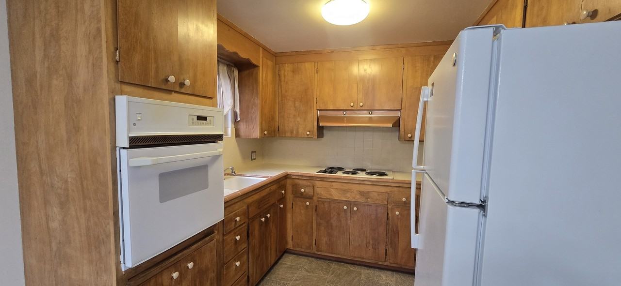 6519 Phinney Avenue North - Photo 7 of 20