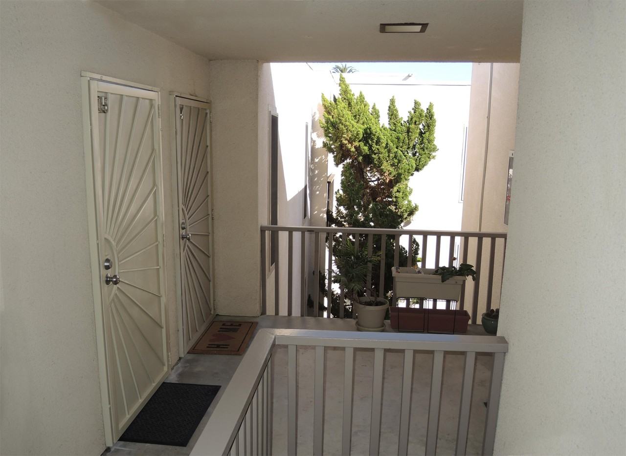 4040 Lamont Street - Photo 6 of 23