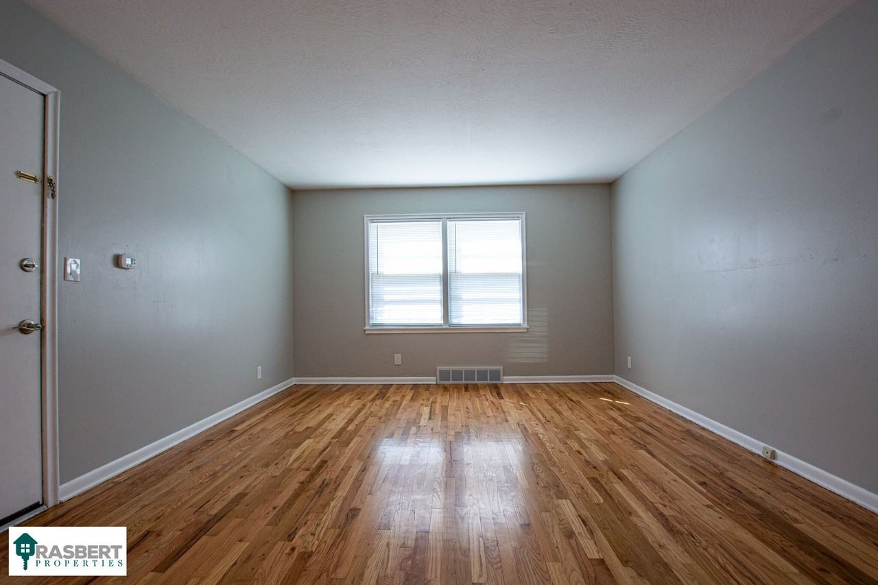 3223 South 108th Street - Photo 3 of 11