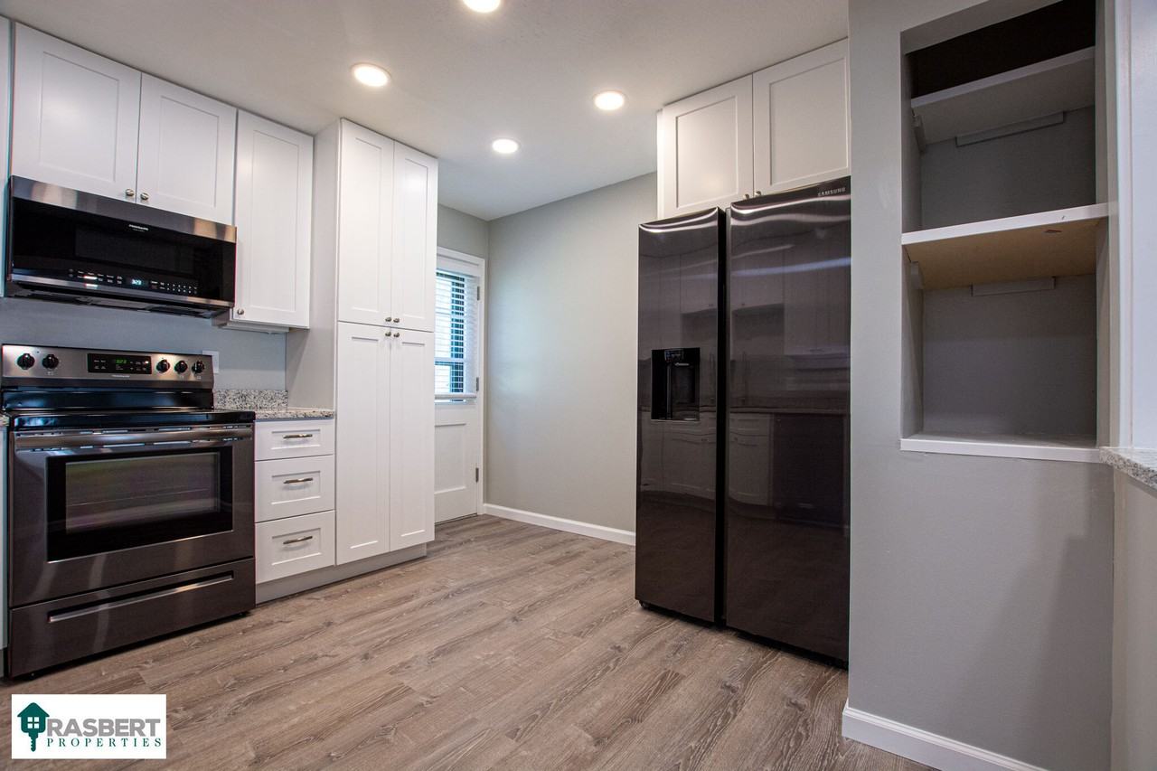 3223 South 108th Street - Photo 5 of 11