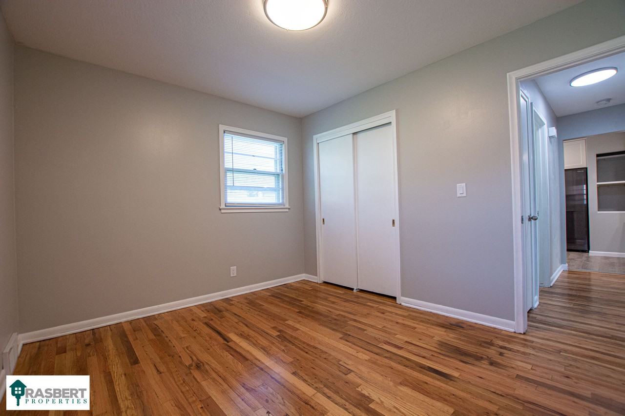 3223 South 108th Street - Photo 7 of 11