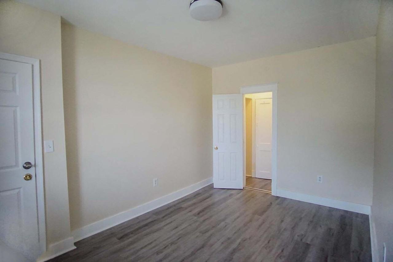 5200 Ballman Ave - Photo 4 of 15