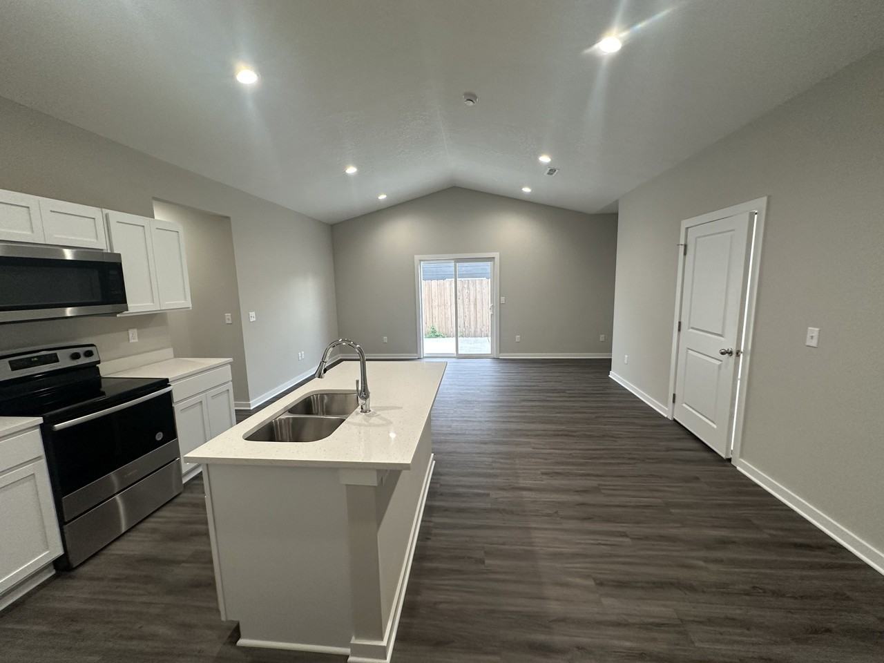 13411 West Haskell Court - Photo 3 of 23