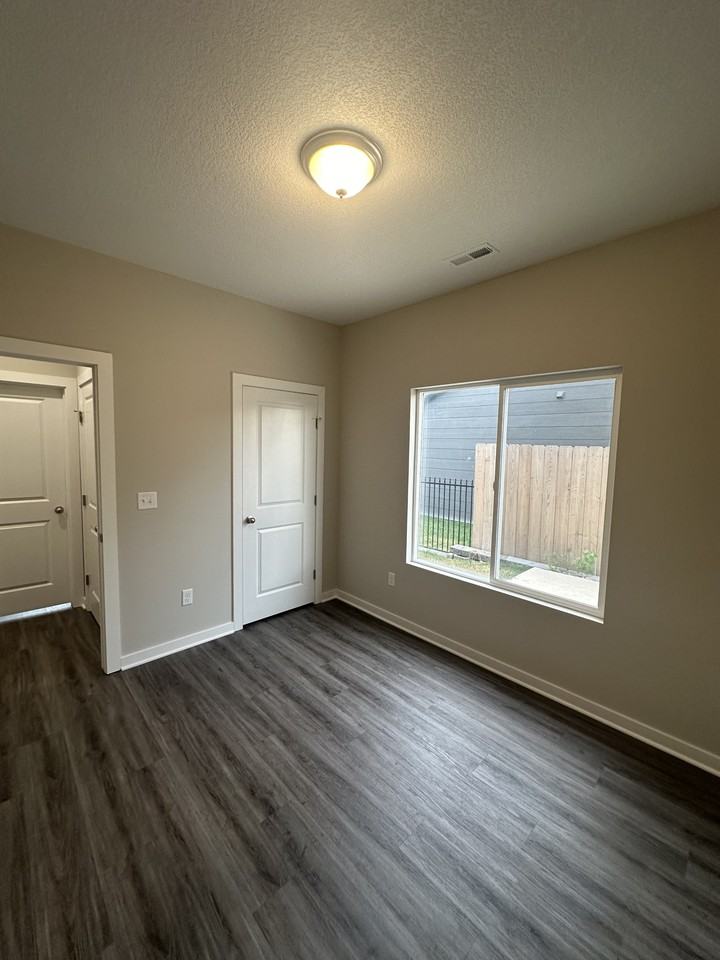 13411 West Haskell Court - Photo 7 of 23