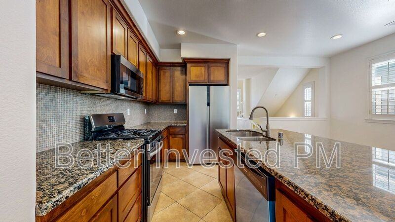 4053 Calloway Dr - Photo 4 of 21