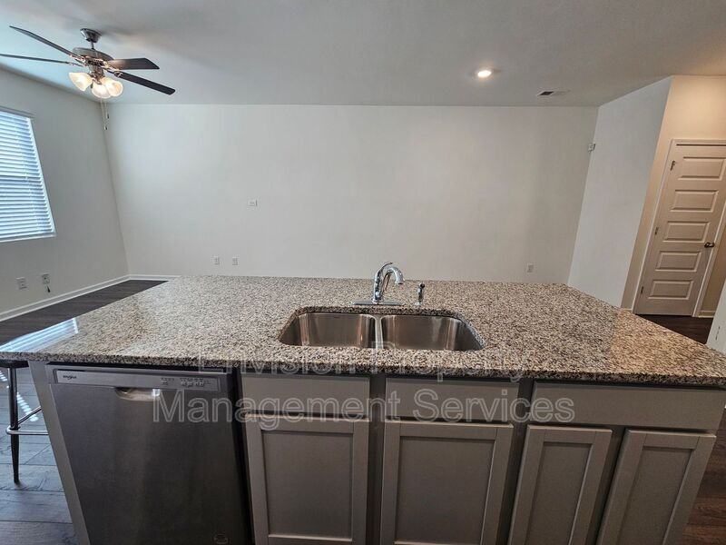 611 Dairy Dr - Photo 7 of 30