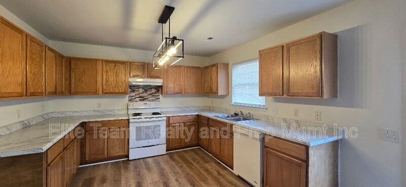 5320 Peach Place Ln - Photo 3 of 26