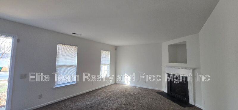 5320 Peach Place Ln - Photo 4 of 26