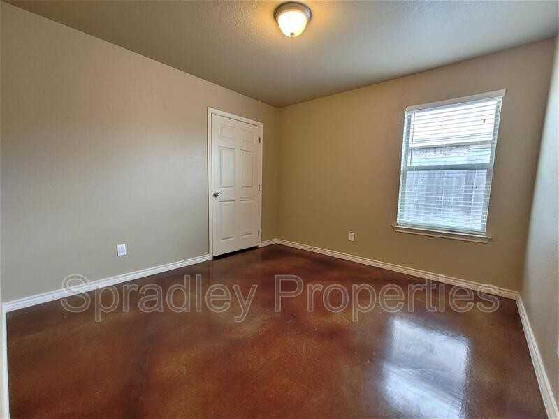 628 Laila Ln - Photo 6 of 11