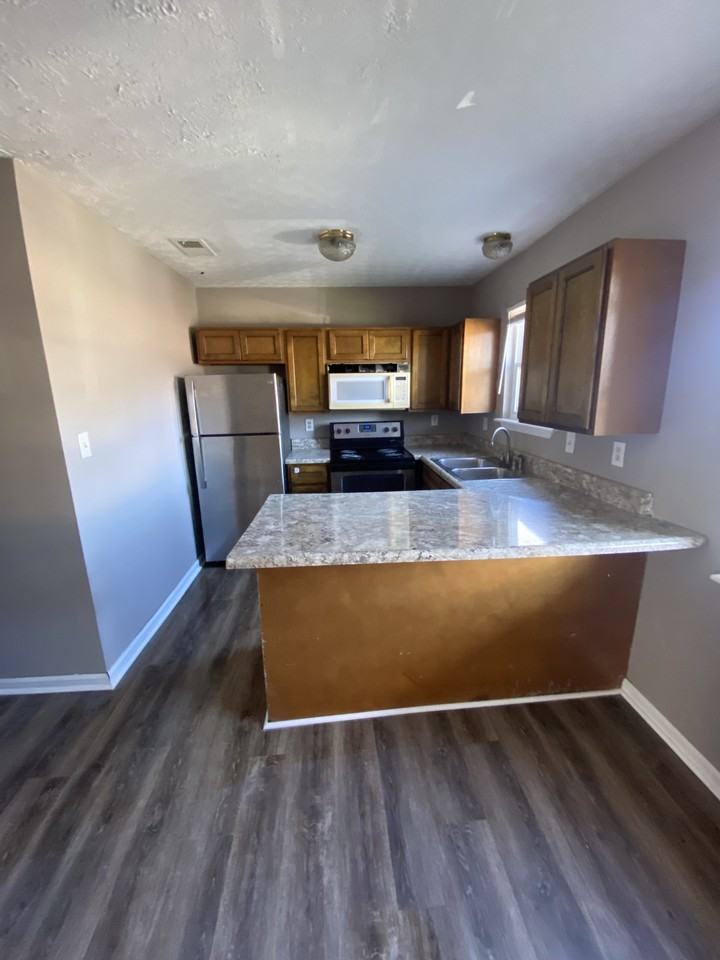 979 Bryant Way - Photo 5 of 6