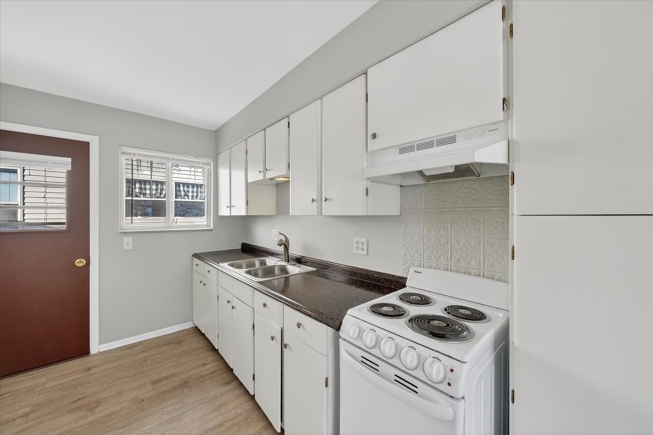 23 West Burdick Street - Photo 3 of 33