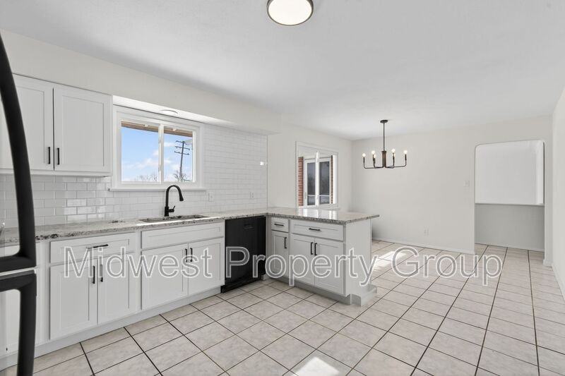 5165 Westwood Dr - Photo 3 of 32