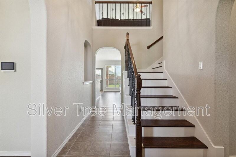 1416 Elkford Ln - Photo 3 of 25