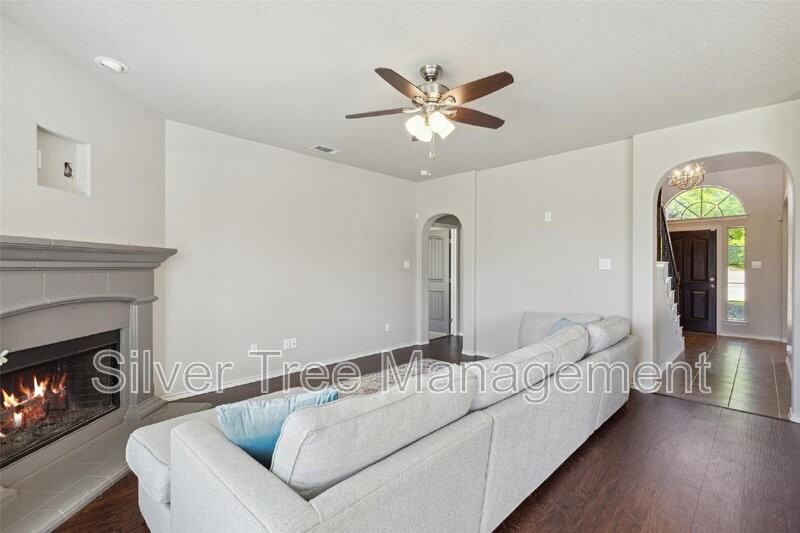 1416 Elkford Ln - Photo 7 of 25