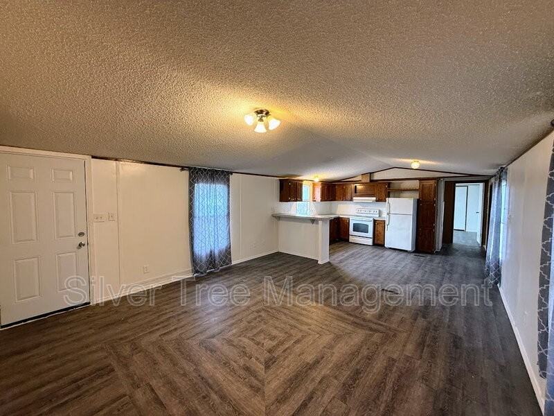 236 Lark Meadow Dr - Photo 5 of 18