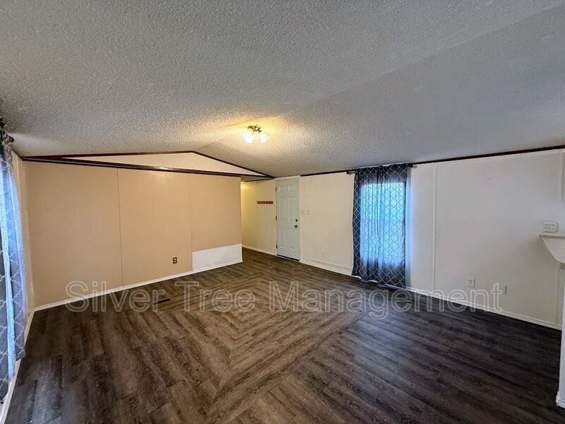 236 Lark Meadow Dr - Photo 6 of 18