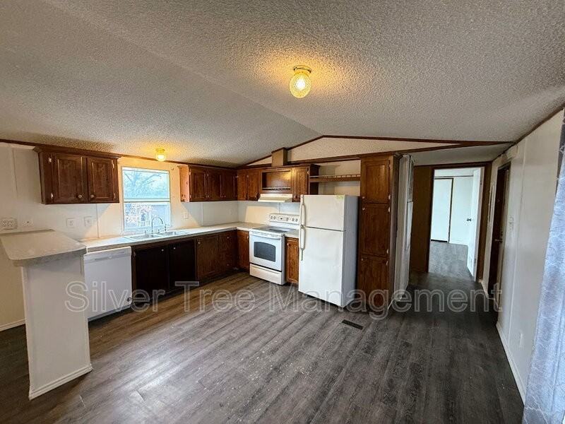 236 Lark Meadow Dr - Photo 7 of 18