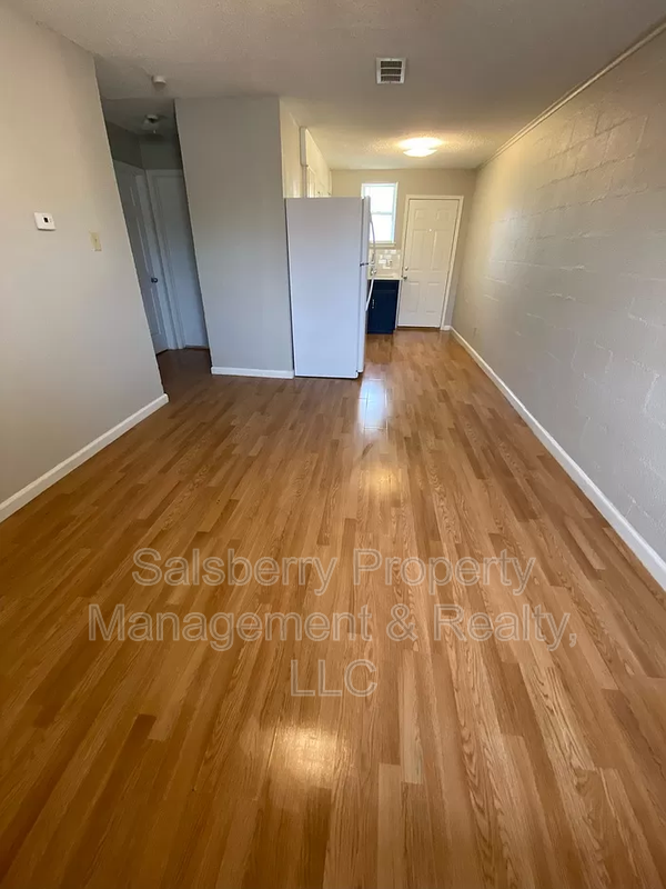 1202 Nw 3rd Ave - Photo 2 of 8