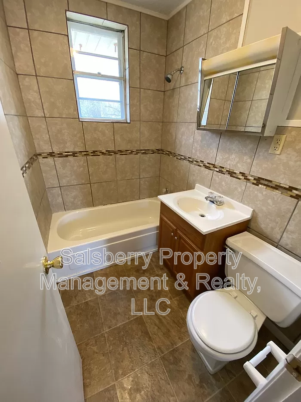 1202 Nw 3rd Ave - Photo 6 of 8