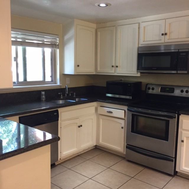 31574 W Nine Dr - Photo 2 of 4