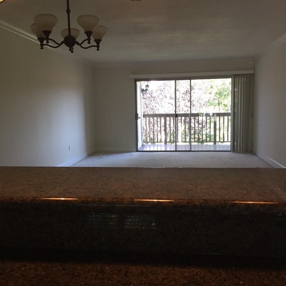 31574 W Nine Dr - Photo 3 of 4