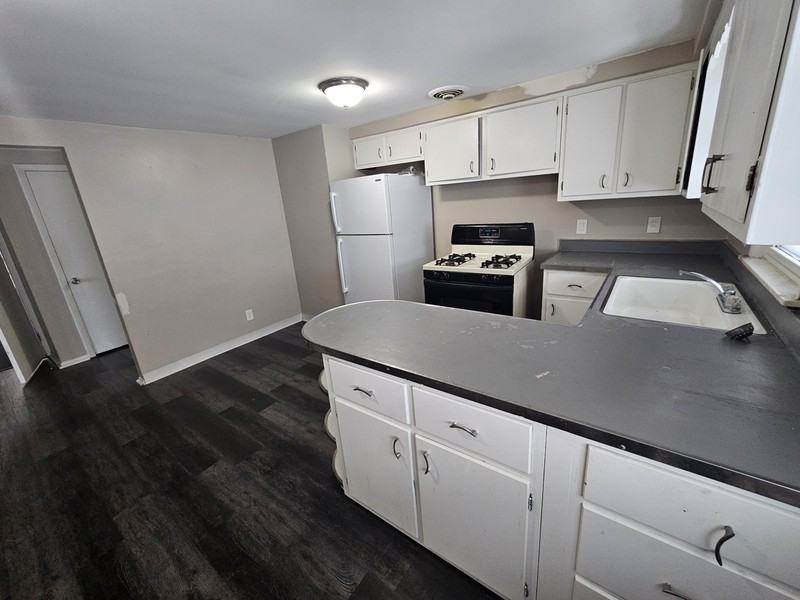 11431 Hempstead Rd - Photo 6 of 14