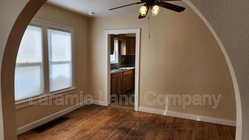 658 N 10th St - Photo 5 of 13