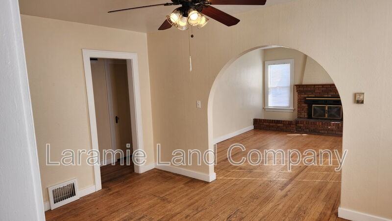 658 N 10th St - Photo 6 of 13