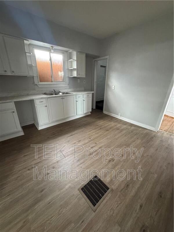 5 Laser St - Photo 2 of 9