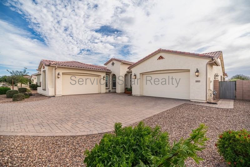 18813 E Peartree Ln - Photo 2 of 30