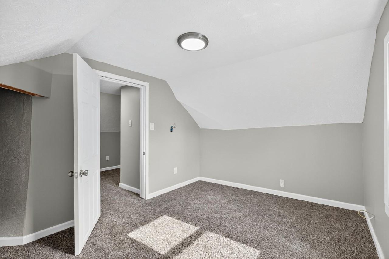 13608 Earlwood Ave - Photo 4 of 9