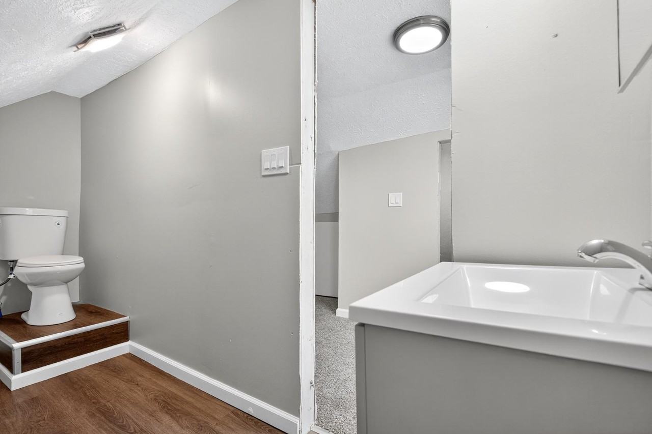 13608 Earlwood Ave - Photo 6 of 9