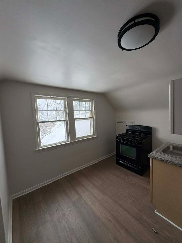 3661 E 151st St - Photo 5 of 10