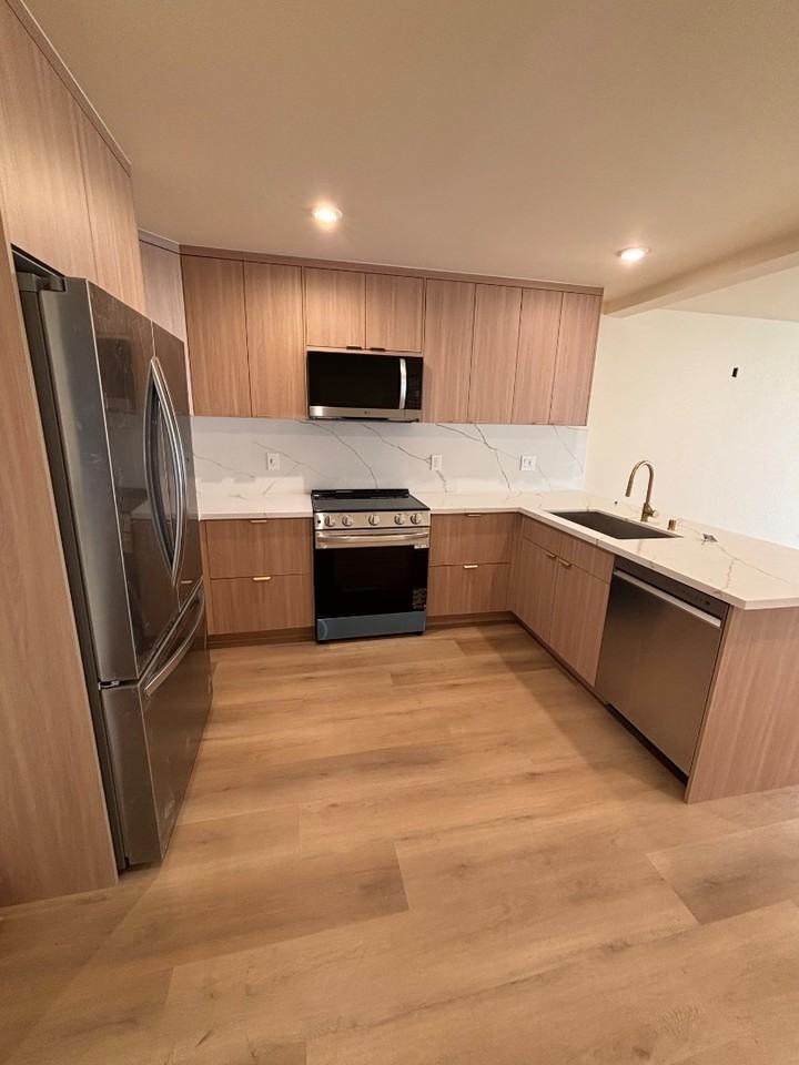 2050 Meridian - Photo 5 of 24
