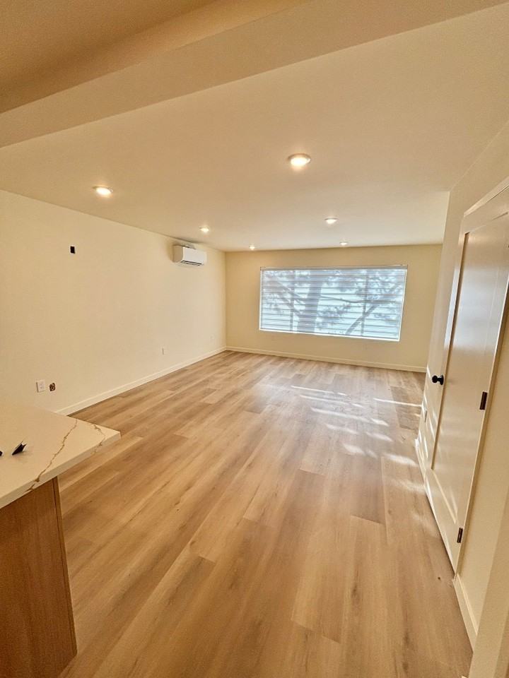 2050 Meridian - Photo 7 of 24