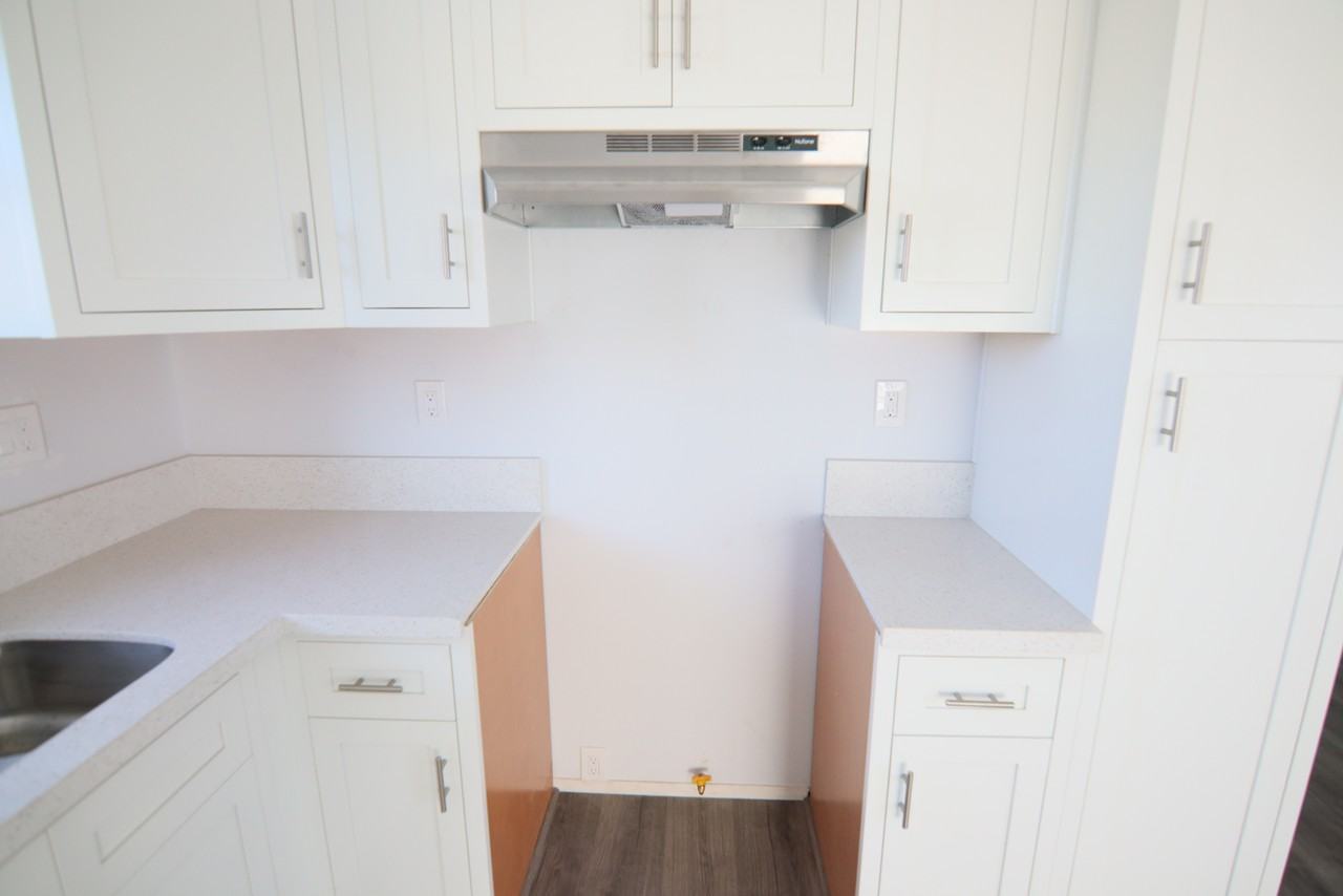 1231 E 53rd St #NA - Photo 4 of 18